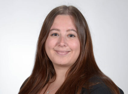 Sydney Carlson Headshot